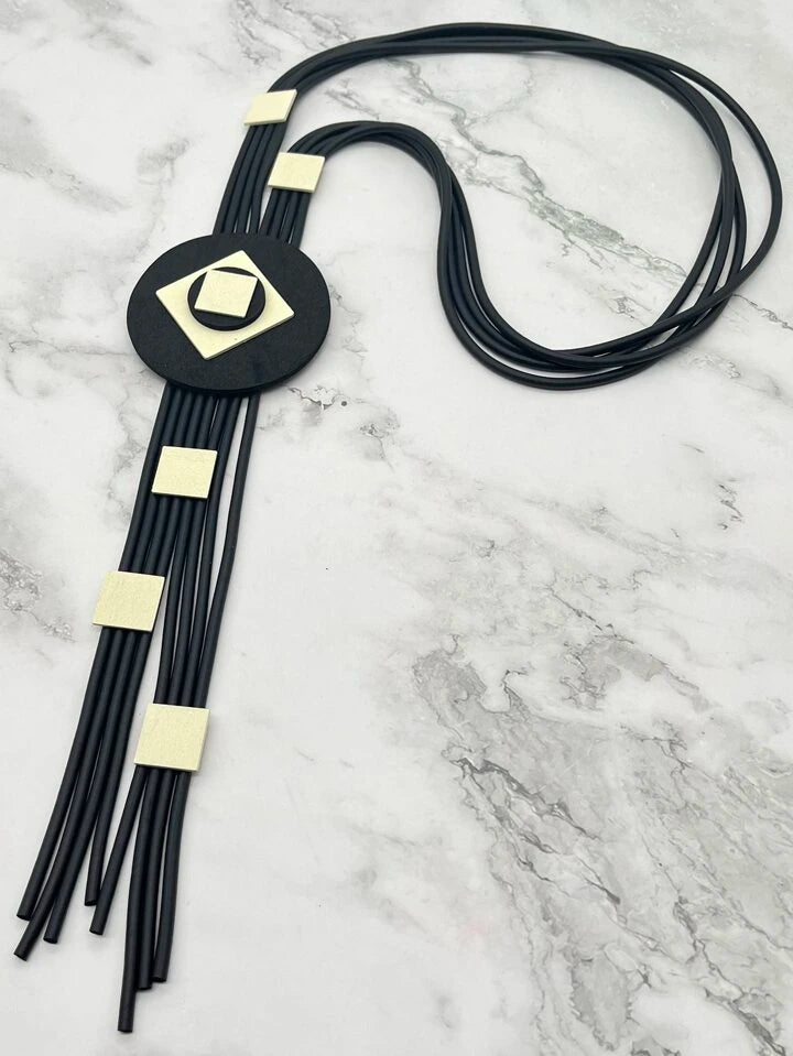 Collier en caoutchouc
