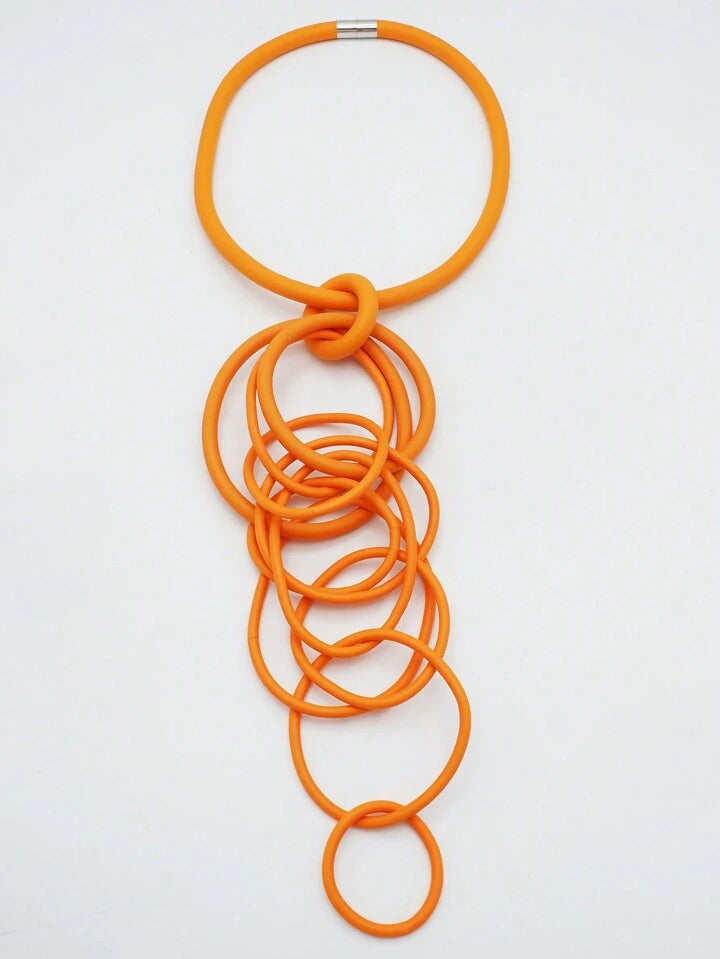 Collier orange en caoutchouc